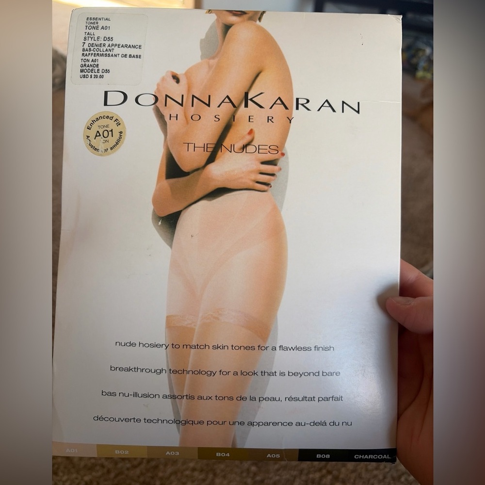 Donna Karan Hosiery The Nudes Essential Toner Tone A01 Size Tall D55 Denier New